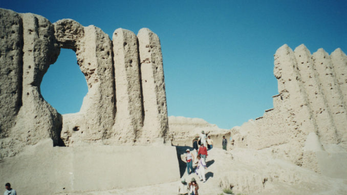 Ruínas de Kyz Kala, em Merv Antiga - Foto Sylvia Leite